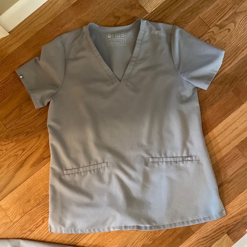 Figs scrub top